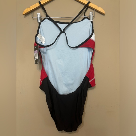 NIKE NWT Chlorine-Resistant Black One-Piece Bathing Suit - Picture 5 of 13